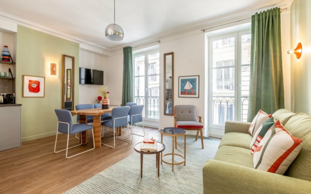Grands Boulevards suites urbaines avec salon et salle à manger entièrement équipés.