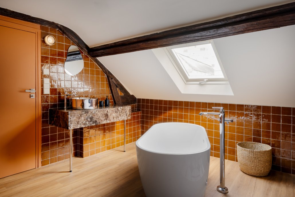 bath in the bedroom